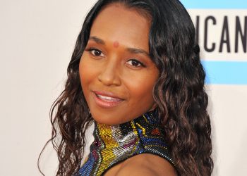 Rozonda 'Chilli' Thomas Son Music Fan Lookalike