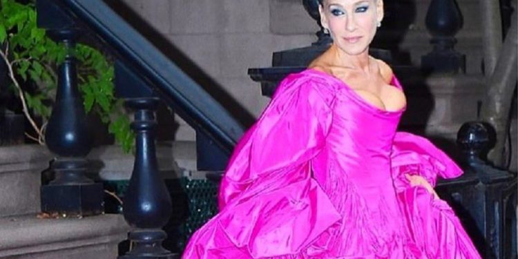 Sarah Jessica Parker Keeps Wearing Socks With Her Heels And People Are Freaking Out