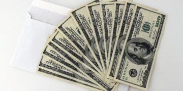 Direct Lenders or Banks: Which Should You Choose for a Loan?