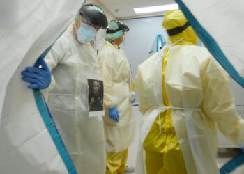 How to Select Isolation Gowns for Extra Protection From COVID-19