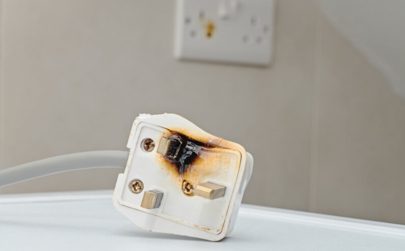5 Electrical Problems You Should Never Resolve By Yourself