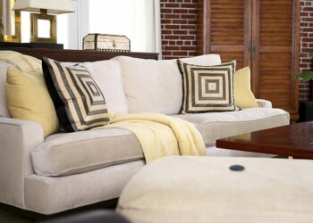 Re-Upholster An Old Sofa Or Buy A New One – 2023 Comparison Guide
