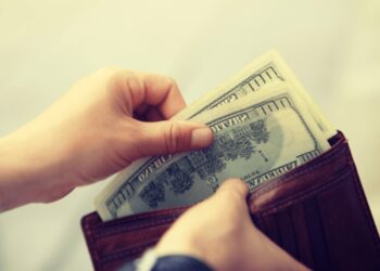 Tips to Abide by Your Money Goals in 2023