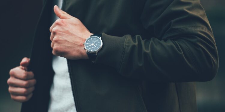 7 Things to Look For When Buying a Gunmetal Watch