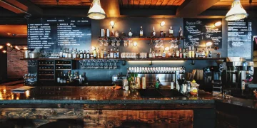 Should You Invest in a Fast Food Restaurant?