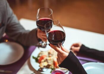 5 Tips For Hiring A Companion For A Dinner Party
