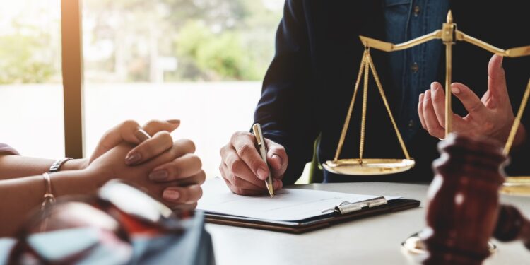 5 Factors to Consider When Hiring a Personal Injury Lawyer