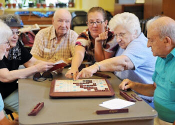 5 Benefits of Playing Bingo Games for Seniors