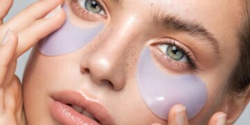 The Benefits of Eye Patches: How and When to Use Them in Your Skincare Routine