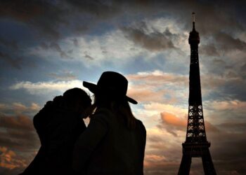 Finding a Girlfriend in Paris: A Quick Guide